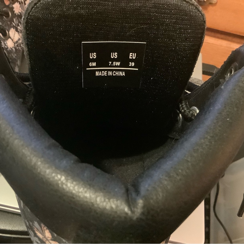 Floral Patterned Boots - Picture 3 of 3